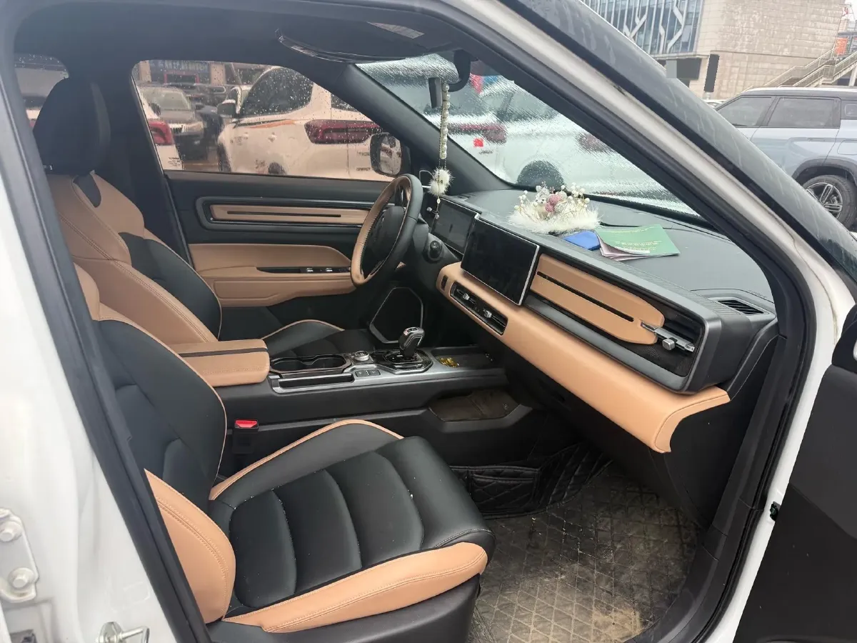 2023 Geely ICON 1.5T 181HP L4 7DCT,autocango,china used car exporter,china ev exporter,chinese used car exporter,chinese used ev exporter