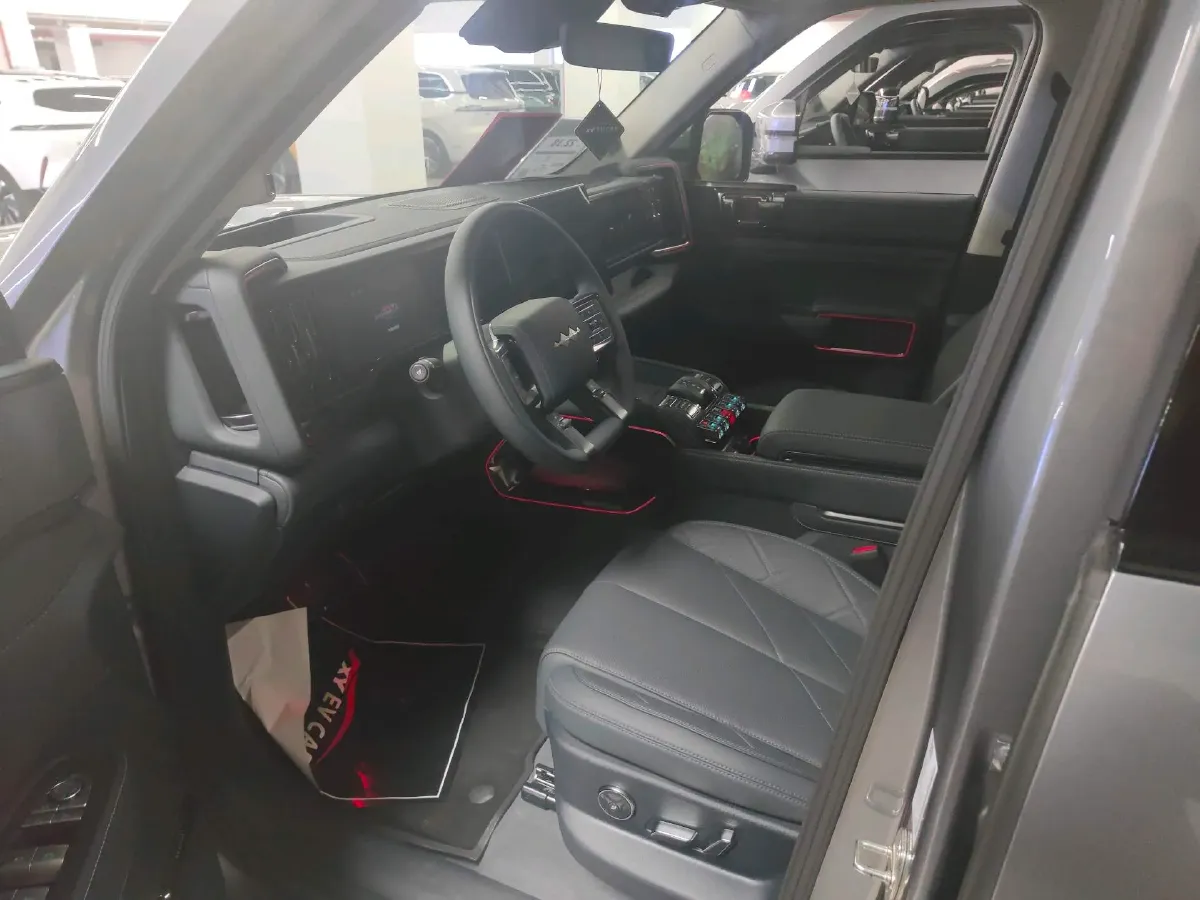 2025 FangChengBao Bao 5 1.5T 194HP L4 E-CVT PHEV 31.8KWH,autocango,china used car exporter,china ev exporter,chinese used car exporter,chinese used ev exporter