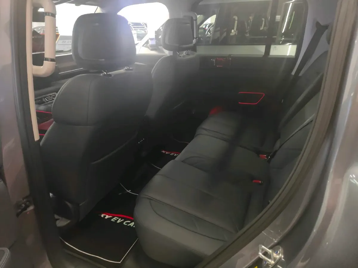 2025 FangChengBao Bao 5 1.5T 194HP L4 E-CVT PHEV 31.8KWH,autocango,china used car exporter,china ev exporter,chinese used car exporter,chinese used ev exporter