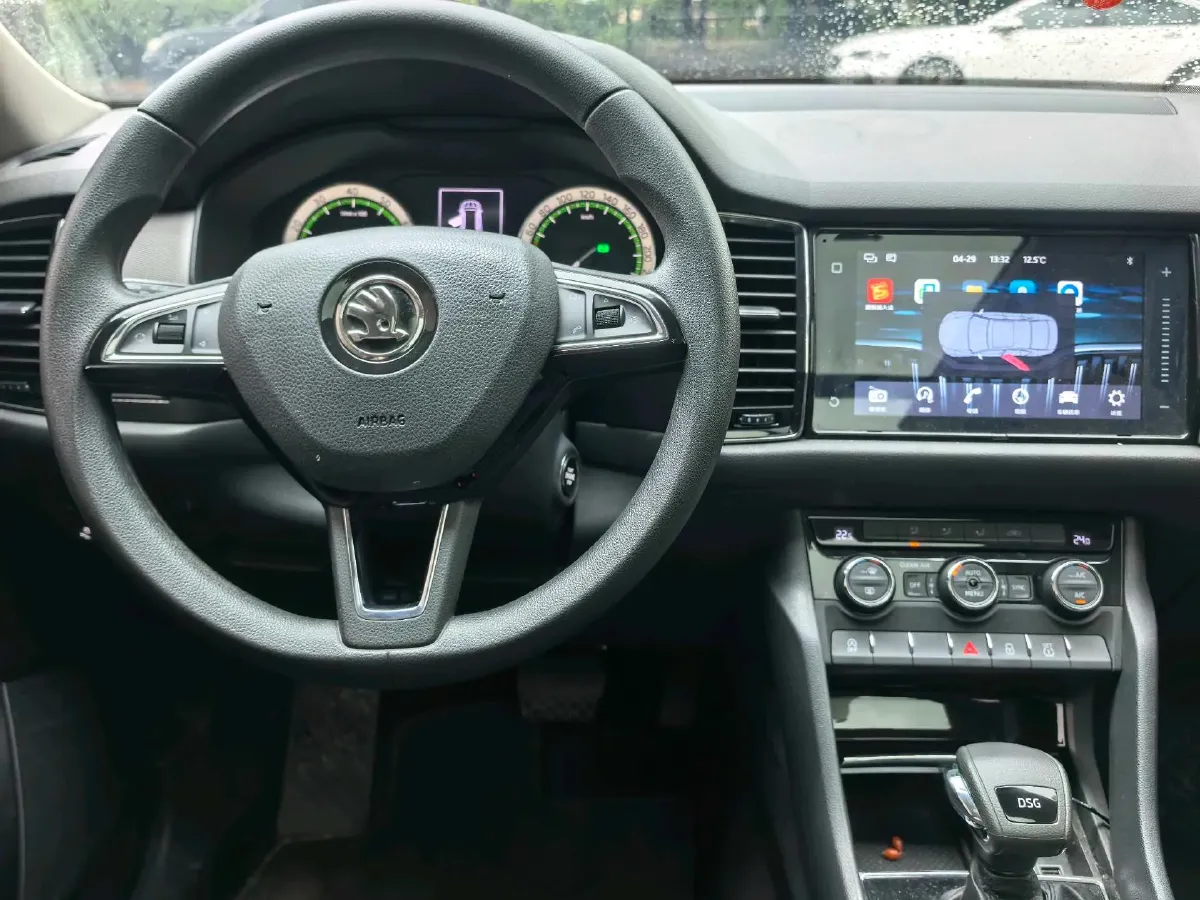 2018 Skoda Kodiak 2.0T 186HP L4 7DCT,autocango,china used car exporter,china ev exporter,chinese used car exporter,chinese used ev exporter