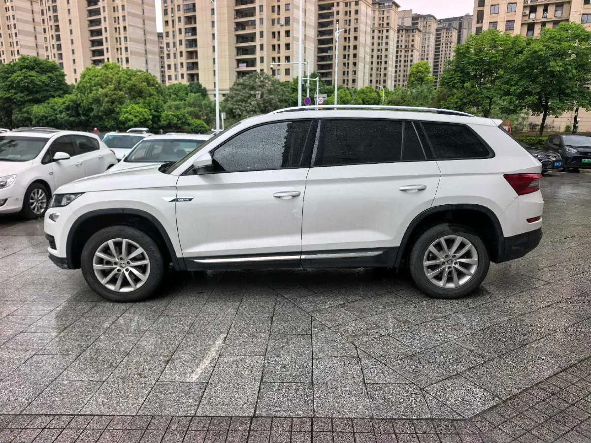 2018 Skoda Kodiak 2.0T 186HP L4 7DCT,autocango,china used car exporter,china ev exporter,chinese used car exporter,chinese used ev exporter