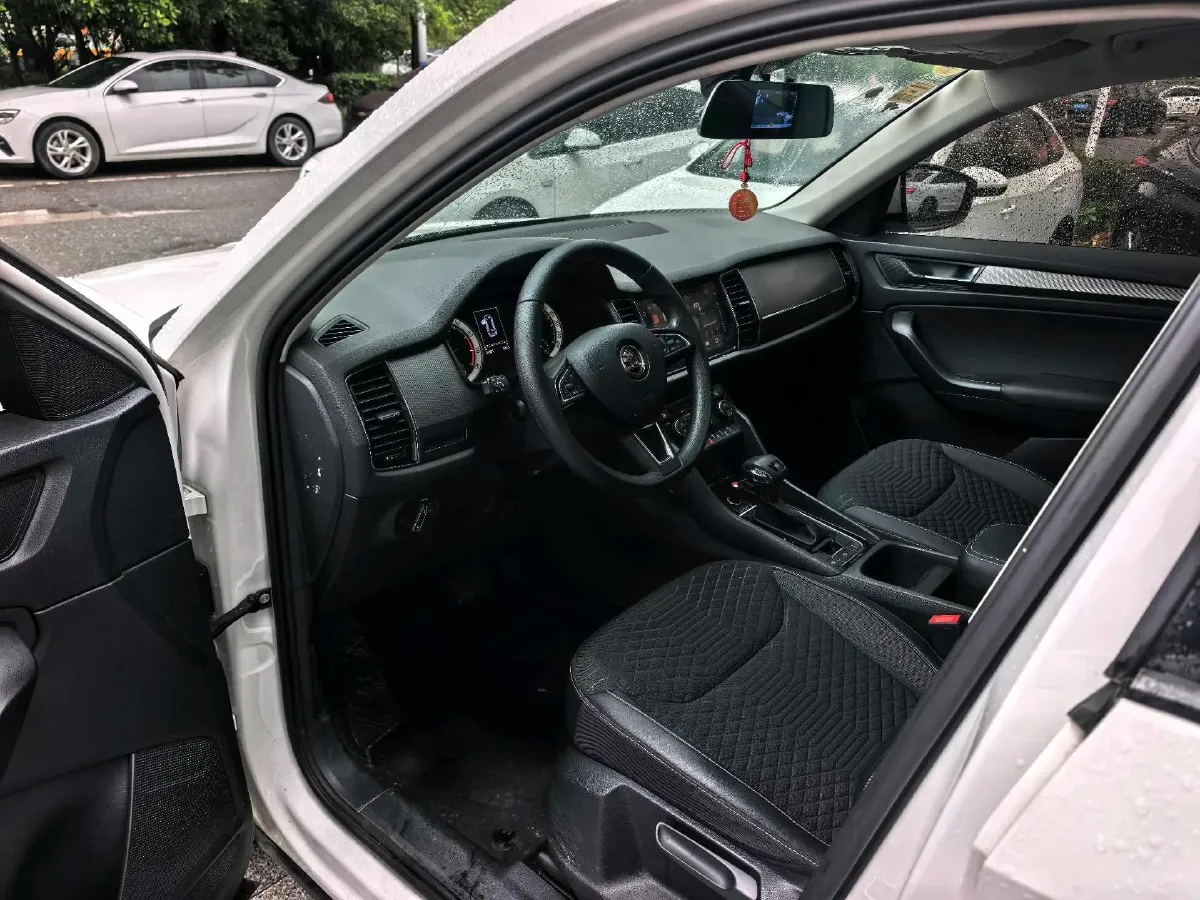 2018 Skoda Kodiak 2.0T 186HP L4 7DCT,autocango,china used car exporter,china ev exporter,chinese used car exporter,chinese used ev exporter