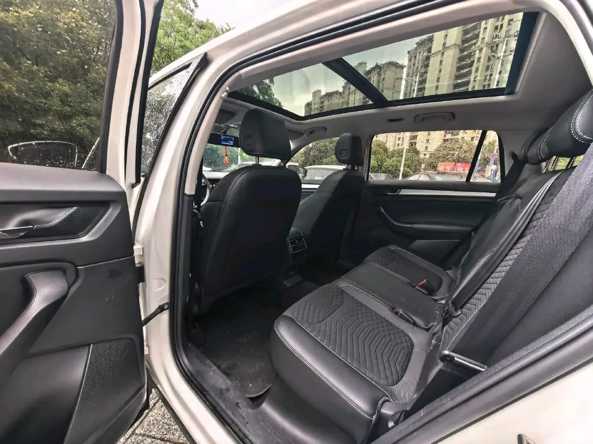 2018 Skoda Kodiak 2.0T 186HP L4 7DCT,autocango,china used car exporter,china ev exporter,chinese used car exporter,chinese used ev exporter