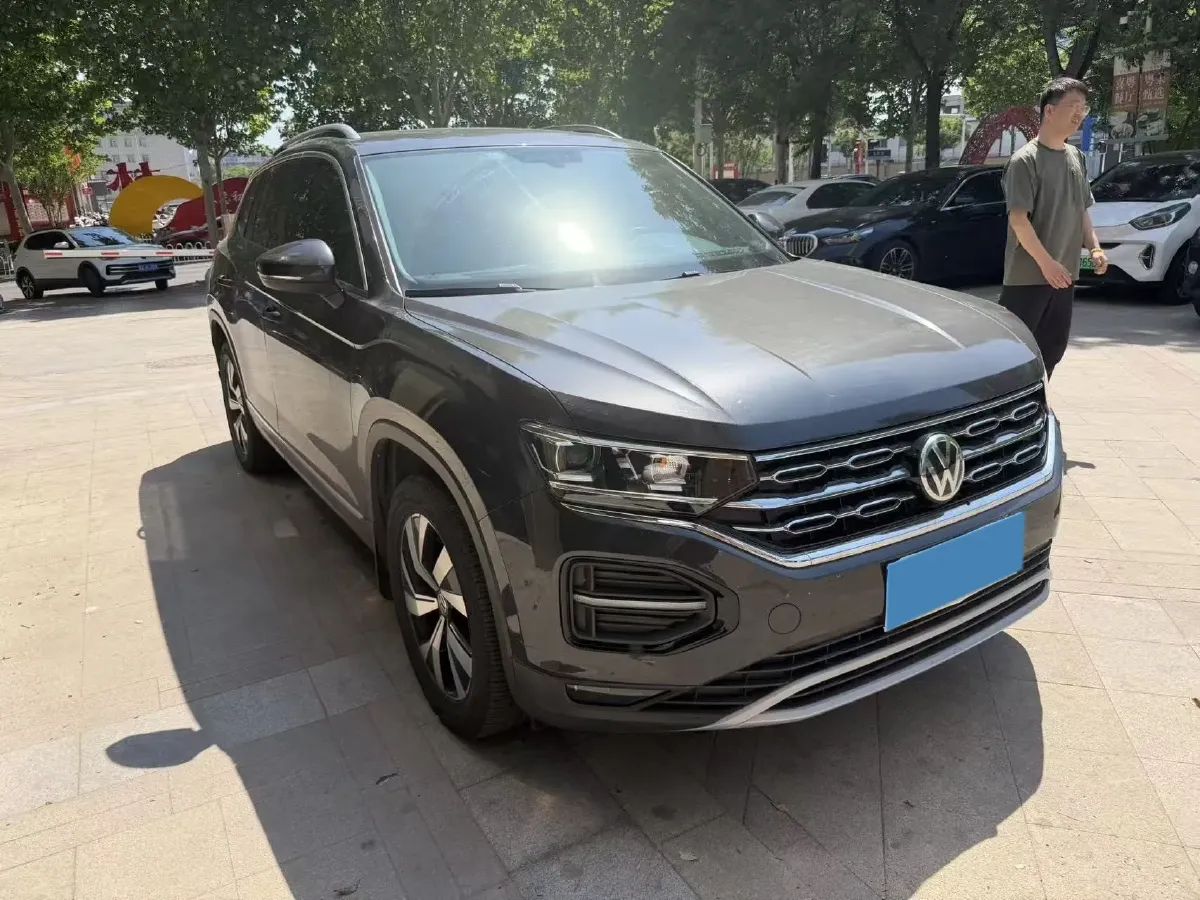 2019 Jeep Cherokee 2.0T 234HP L4 9AT,autocango,china used car exporter,china ev exporter,chinese used car exporter,chinese used ev exporter