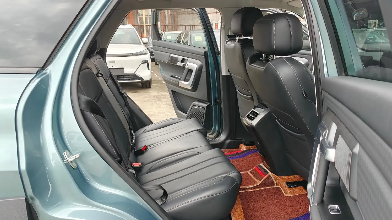 2023 Chery Exploration 06 1.6T 197HP L4 7DCT,autocango,china used car exporter,china ev exporter,chinese used car exporter,chinese used ev exporter