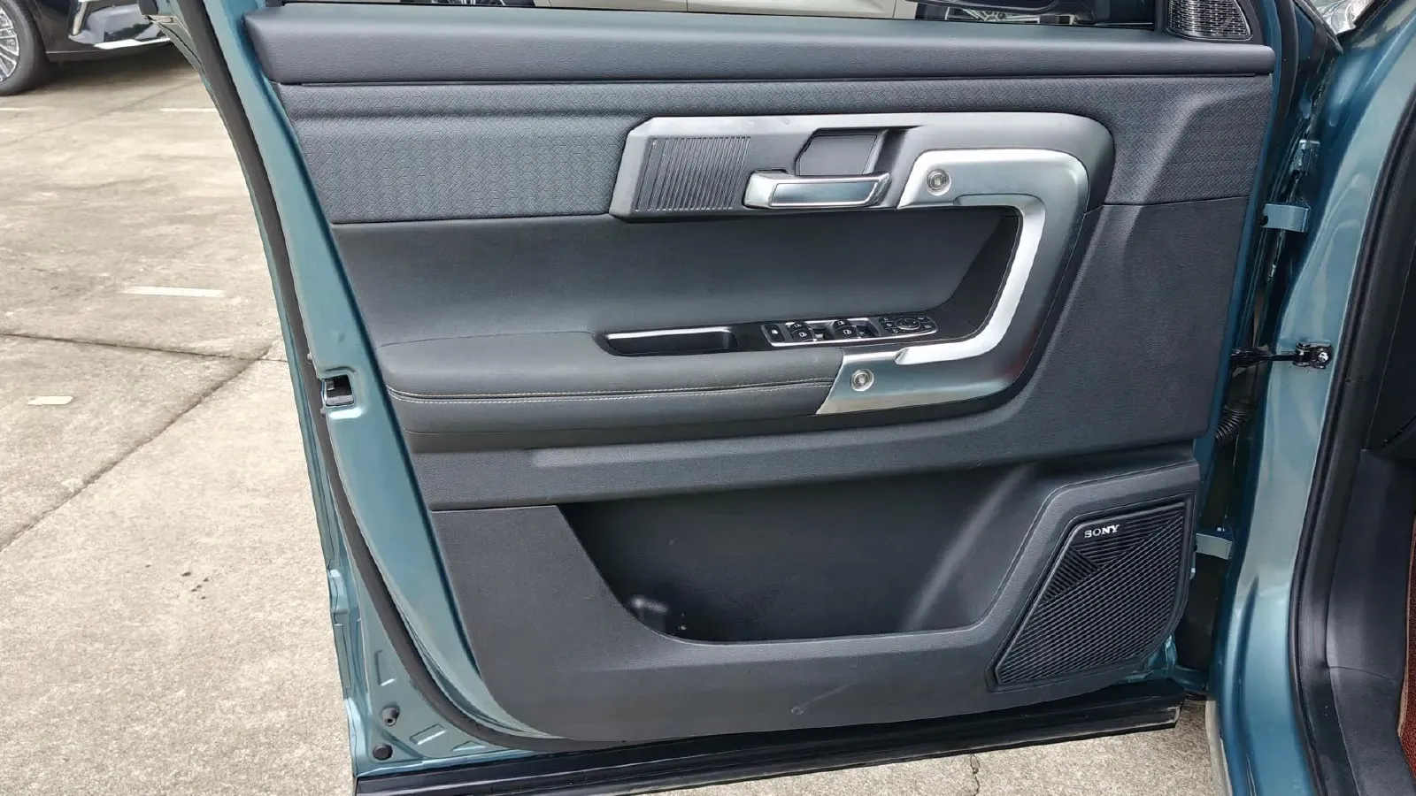 2023 Chery Exploration 06 1.6T 197HP L4 7DCT,autocango,china used car exporter,china ev exporter,chinese used car exporter,chinese used ev exporter