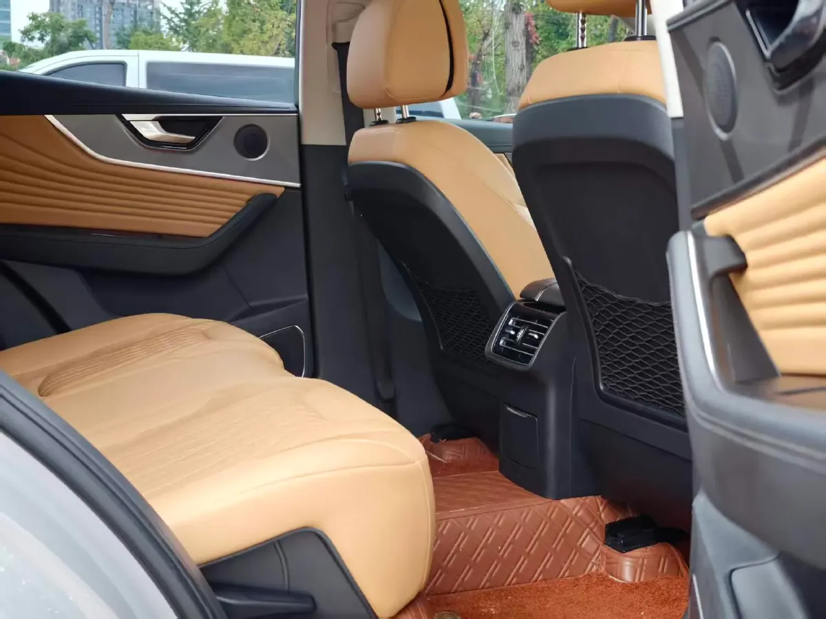 2023 HongQi HS5 2.0T 252HP L4 8AT,autocango,china used car exporter,china ev exporter,chinese used car exporter,chinese used ev exporter