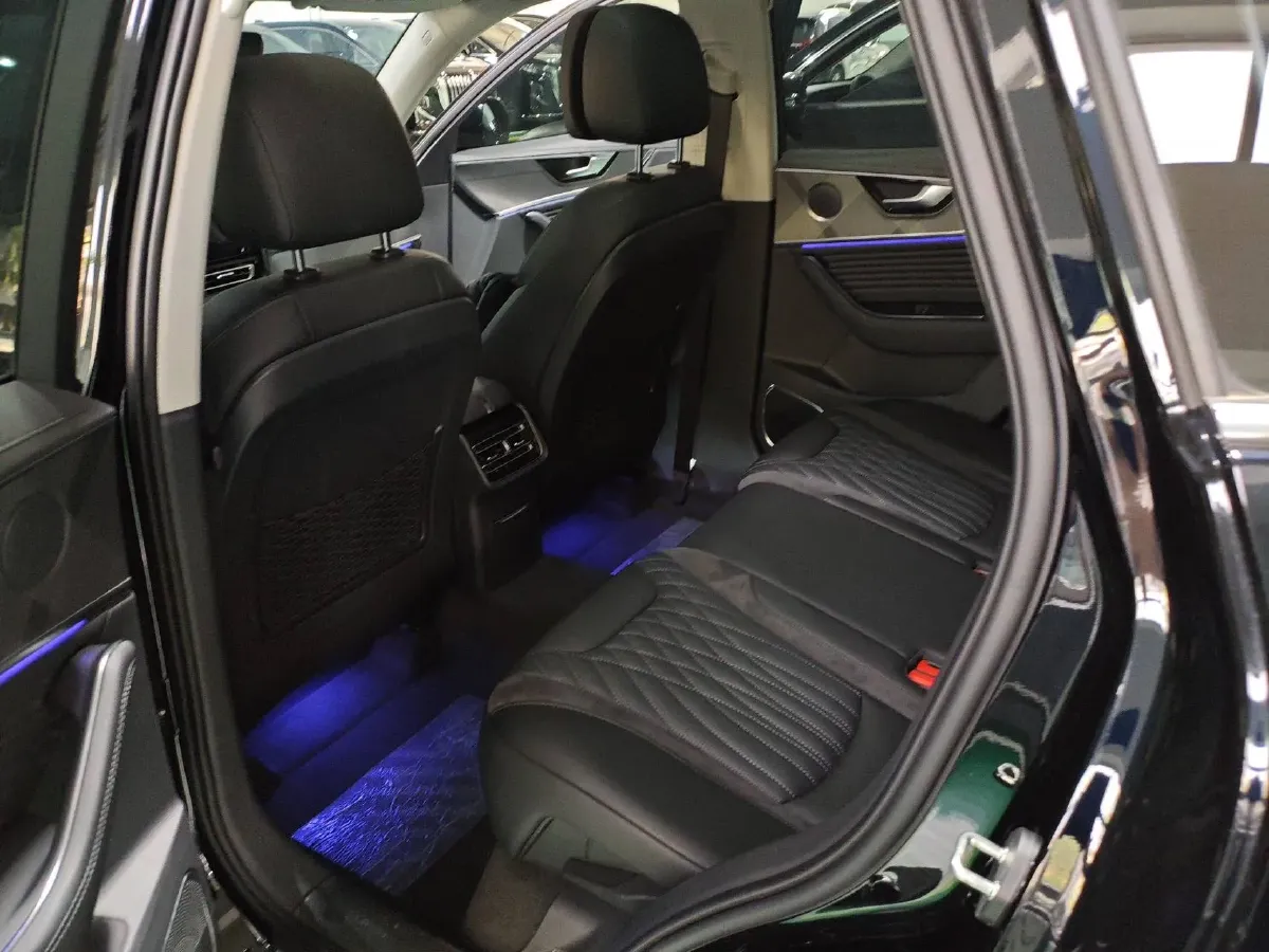 2023 HongQi HS5 2.0T 252HP L4 8AT,autocango,china used car exporter,china ev exporter,chinese used car exporter,chinese used ev exporter