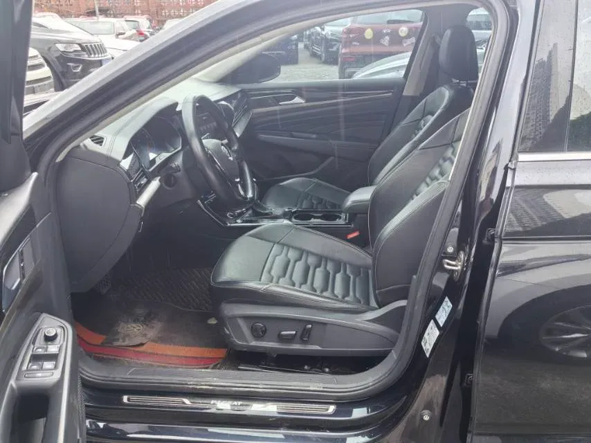 2020 Volkswagen Passat 2.0T 186HP L4 7DCT,autocango,china used car exporter,china ev exporter,chinese used car exporter,chinese used ev exporter