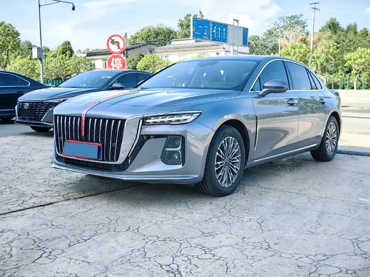 2024 HongQi H5 2.0T 224HP L4 8AT,autocango,china used car exporter,china ev exporter,chinese used car exporter,chinese used ev exporter