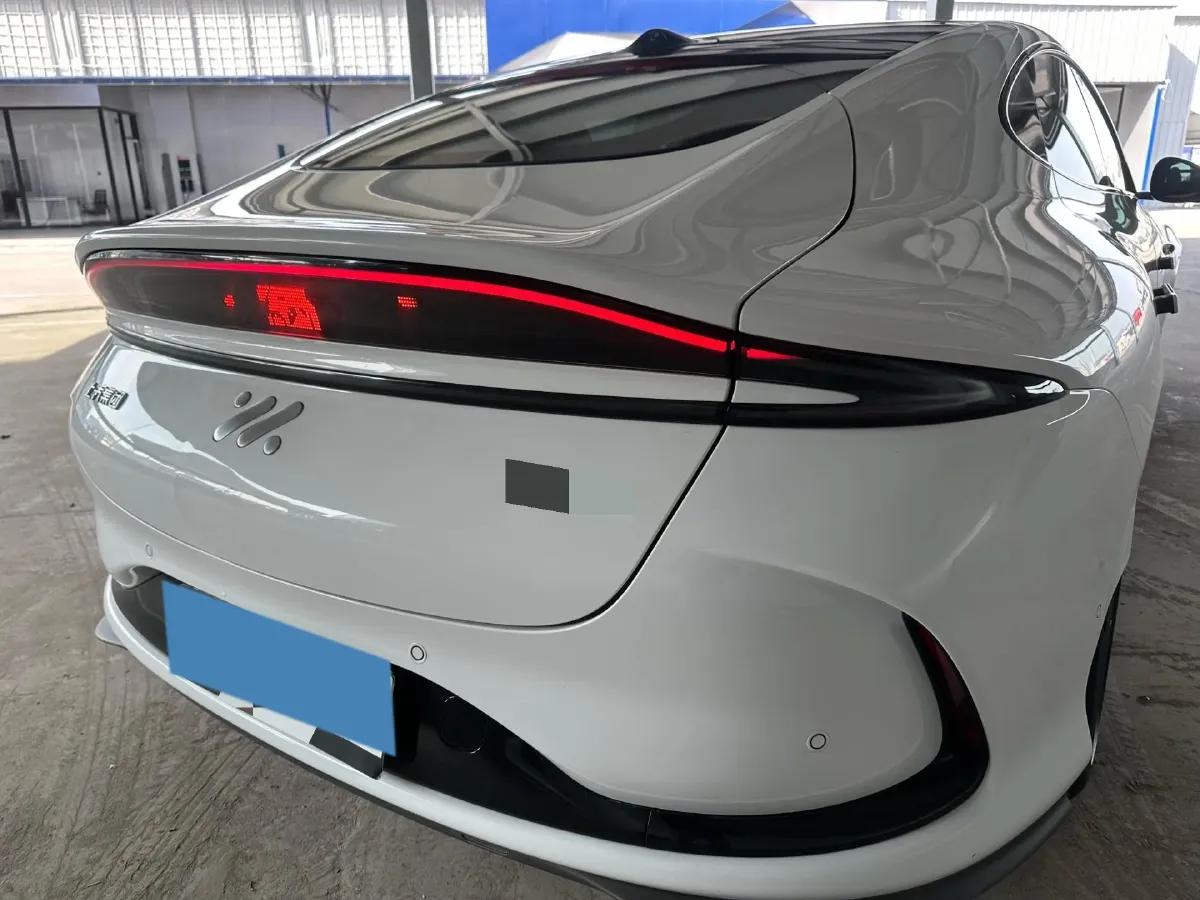 2024 IM L6 BEV 75KWH,autocango,china used car exporter,china ev exporter,chinese used car exporter,chinese used ev exporter