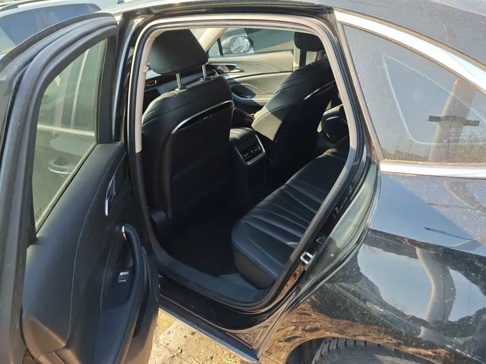 2022 HongQi H5 1.5T 169HP L4 7DCT,autocango,china used car exporter,china ev exporter,chinese used car exporter,chinese used ev exporter