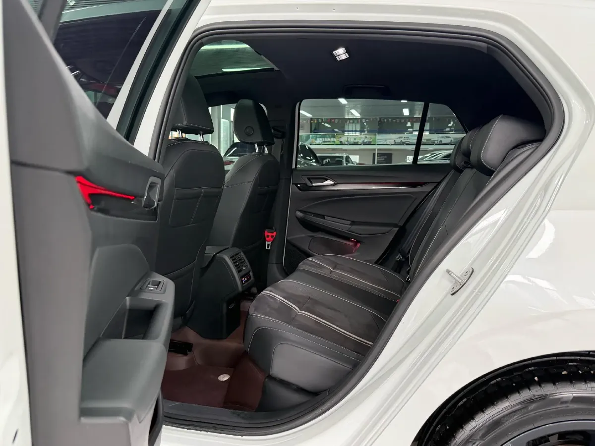 2023 Volkswagen Golf 1.4T 150HP L4 7DCT,autocango,china used car exporter,china ev exporter,chinese used car exporter,chinese used ev exporter