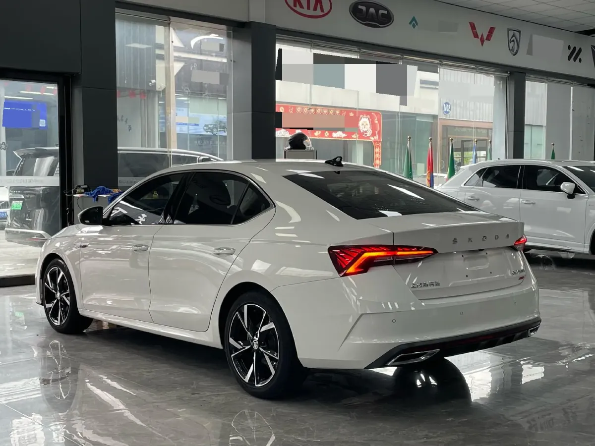 2022 Skoda Octavia 1.4T 150HP L4 7DCT,autocango,china used car exporter,china ev exporter,chinese used car exporter,chinese used ev exporter