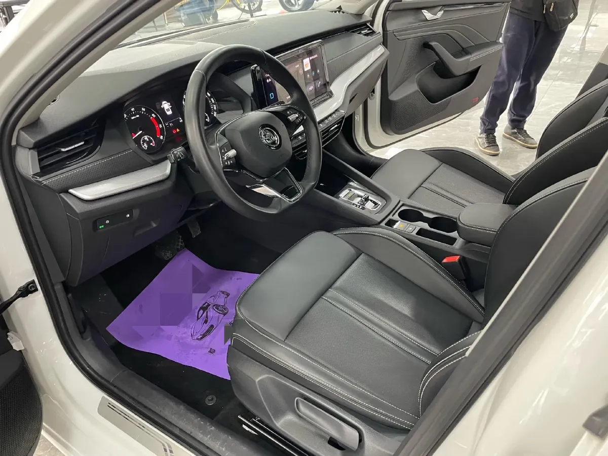 2022 Skoda Octavia 1.4T 150HP L4 7DCT,autocango,china used car exporter,china ev exporter,chinese used car exporter,chinese used ev exporter