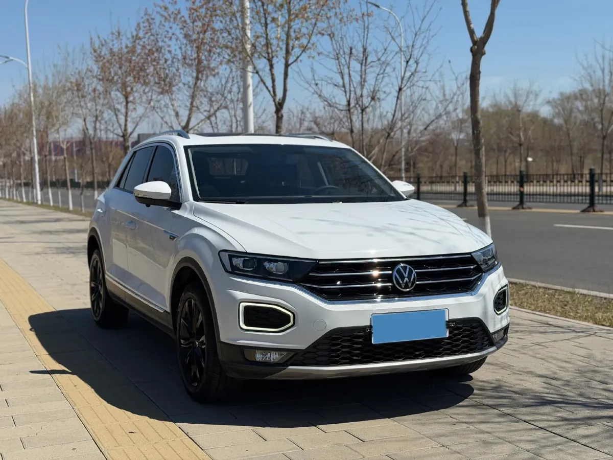2022 Volkswagen T-Roc 1.4T 150HP L4 7DCT,autocango,china used car exporter,china ev exporter,chinese used car exporter,chinese used ev exporter