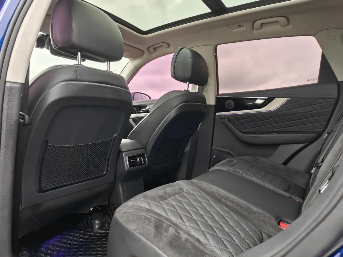 2019 HongQi HS5 2.0T 224HP L4 6AT,autocango,china used car exporter,china ev exporter,chinese used car exporter,chinese used ev exporter