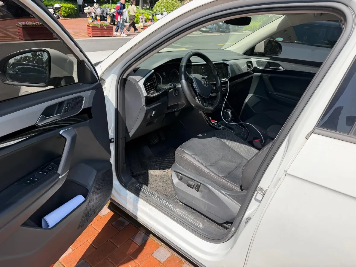 2019 MINI CLUBMAN 1.5T 102HP L3 6AT,autocango,china used car exporter,china ev exporter,chinese used car exporter,chinese used ev exporter