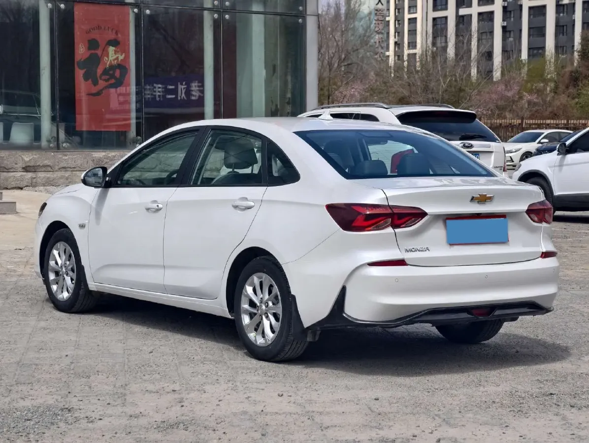 2024 Chevrolet Monza 1.5L 113HP L4 6DCT,autocango,china used car exporter,china ev exporter,chinese used car exporter,chinese used ev exporter
