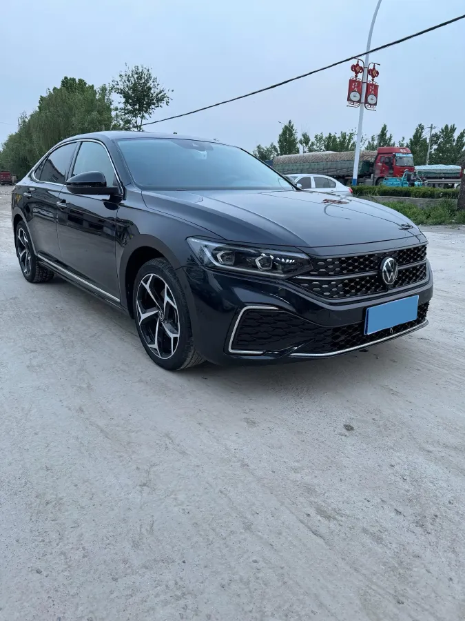 2023 Volkswagen Passat 2.0T 186HP L4 7DCT,autocango,china used car exporter,china ev exporter,chinese used car exporter,chinese used ev exporter