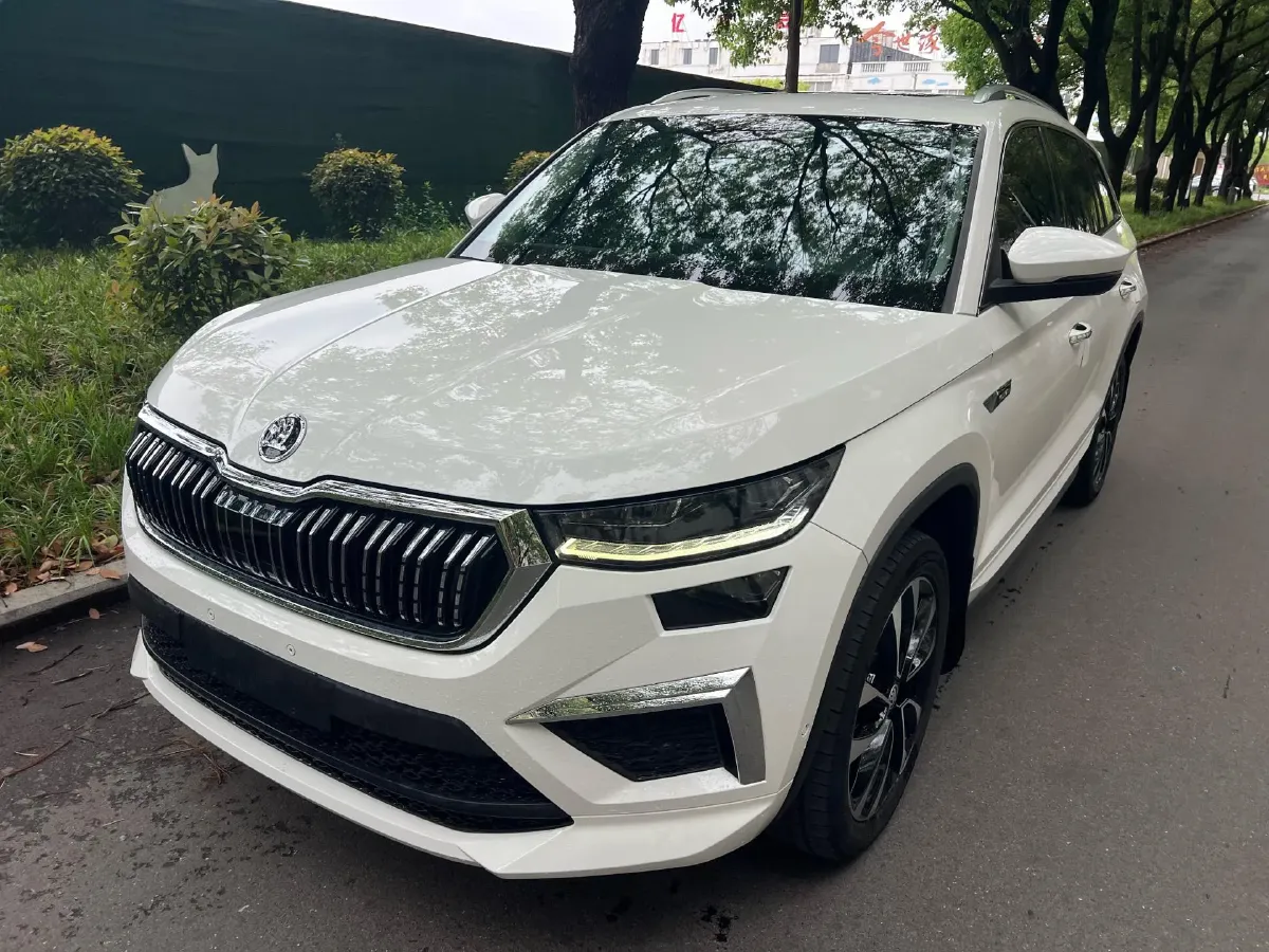 2022 Skoda Kodiak 2.0T 186HP L4 7DCT,autocango,china used car exporter,china ev exporter,chinese used car exporter,chinese used ev exporter