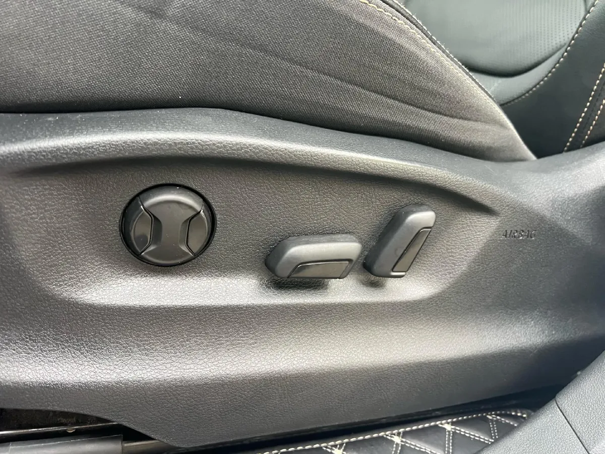 2022 Skoda Kodiak 2.0T 186HP L4 7DCT,autocango,china used car exporter,china ev exporter,chinese used car exporter,chinese used ev exporter