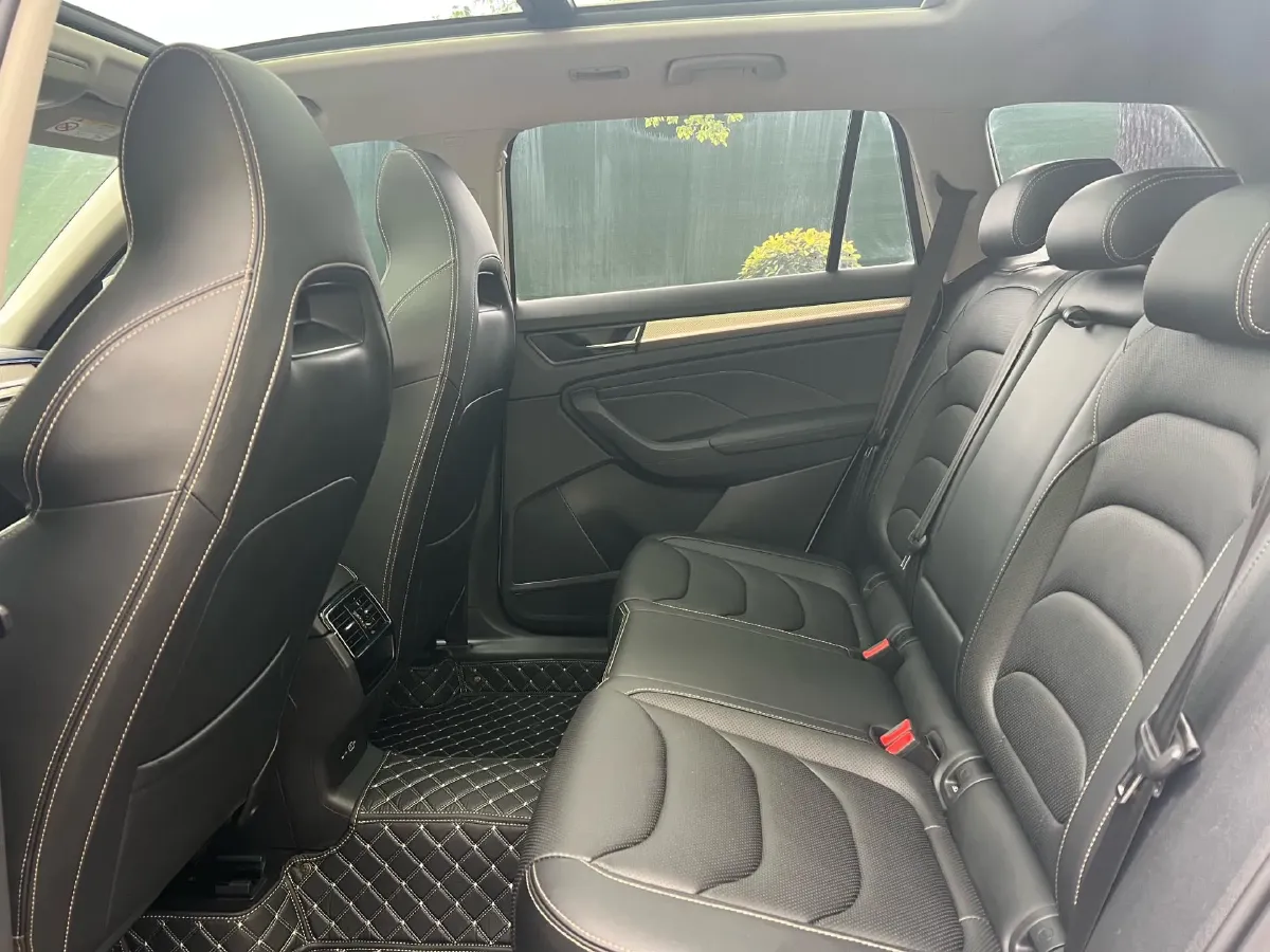 2022 Skoda Kodiak 2.0T 186HP L4 7DCT,autocango,china used car exporter,china ev exporter,chinese used car exporter,chinese used ev exporter