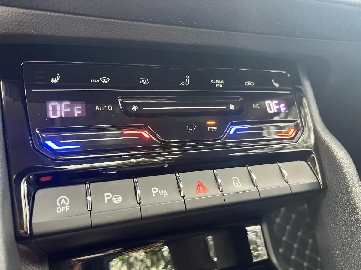 2022 Skoda Kodiak 2.0T 186HP L4 7DCT,autocango,china used car exporter,china ev exporter,chinese used car exporter,chinese used ev exporter