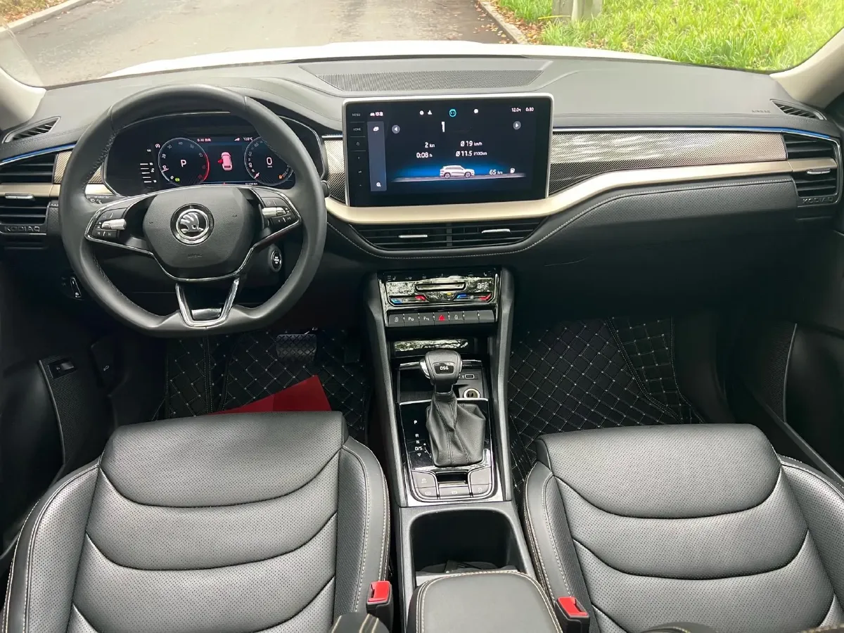 2022 Skoda Kodiak 2.0T 186HP L4 7DCT,autocango,china used car exporter,china ev exporter,chinese used car exporter,chinese used ev exporter