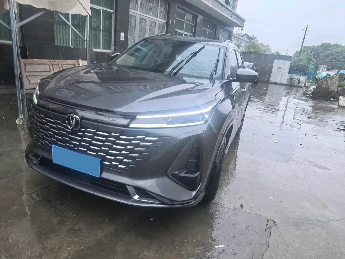2023 ChangAn CS75 Plus 1.5T 188HP L4 8AT,autocango,china used car exporter,china ev exporter,chinese used car exporter,chinese used ev exporter