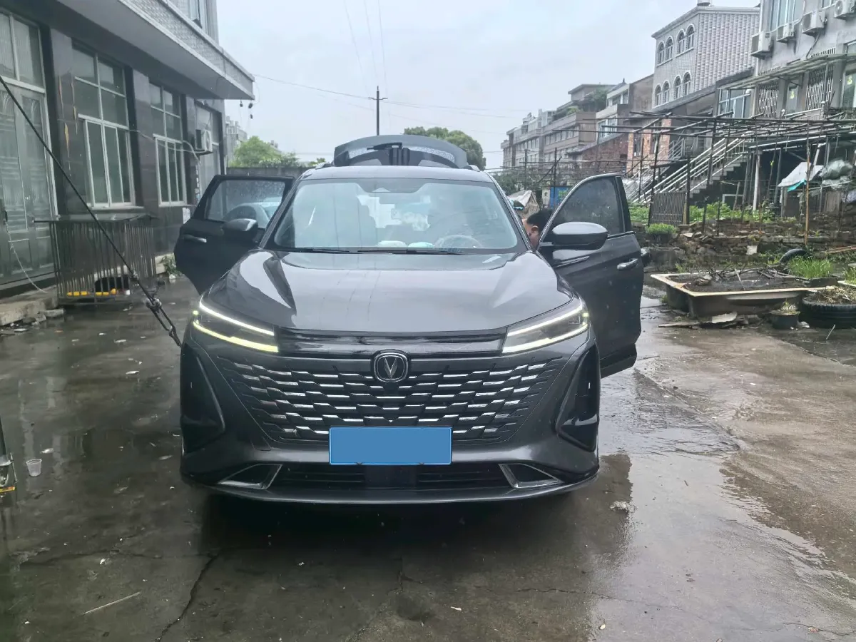 2023 ChangAn CS75 Plus 1.5T 188HP L4 8AT,autocango,china used car exporter,china ev exporter,chinese used car exporter,chinese used ev exporter
