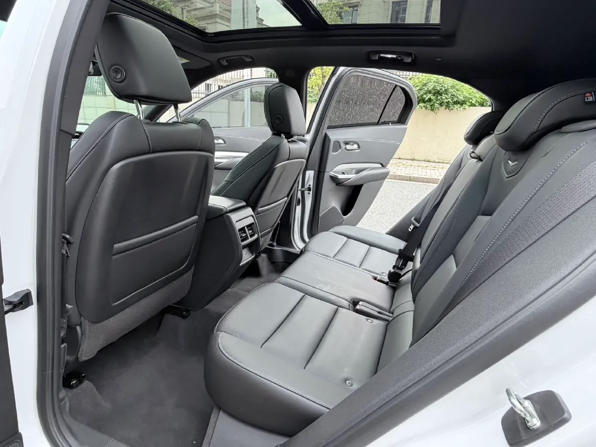 2020 Cadillac XT4 2.0T 241HP L4 9AT,autocango,china used car exporter,china ev exporter,chinese used car exporter,chinese used ev exporter