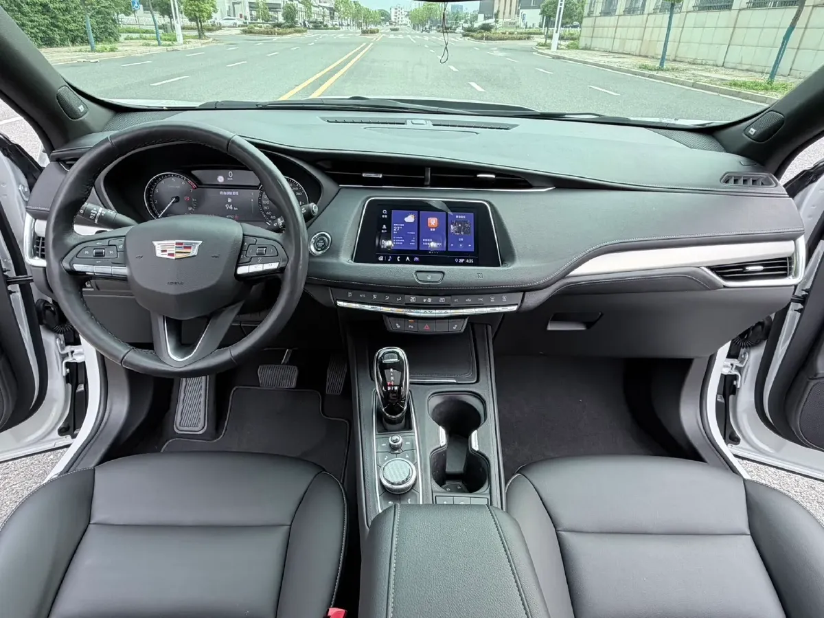 2020 Cadillac XT4 2.0T 241HP L4 9AT,autocango,china used car exporter,china ev exporter,chinese used car exporter,chinese used ev exporter