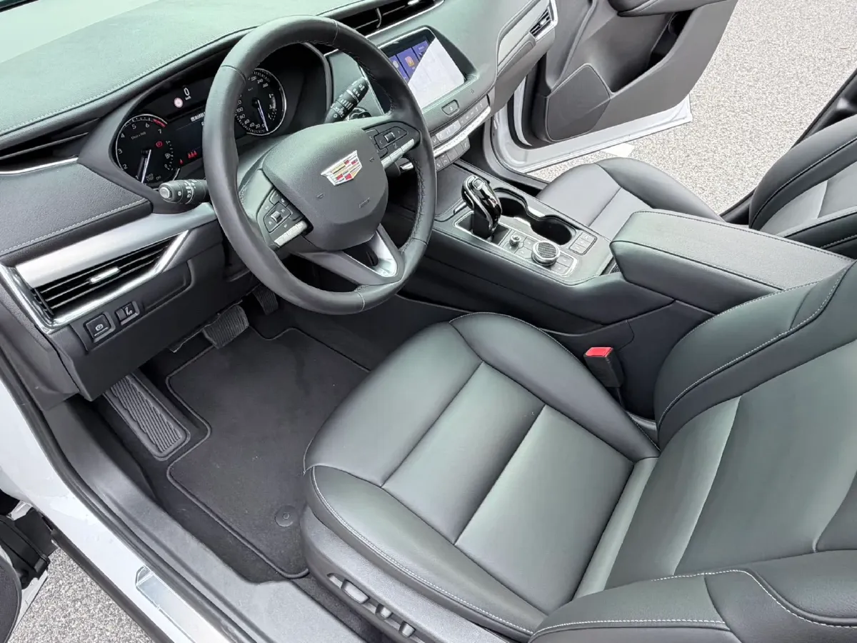 2020 Cadillac XT4 2.0T 241HP L4 9AT,autocango,china used car exporter,china ev exporter,chinese used car exporter,chinese used ev exporter