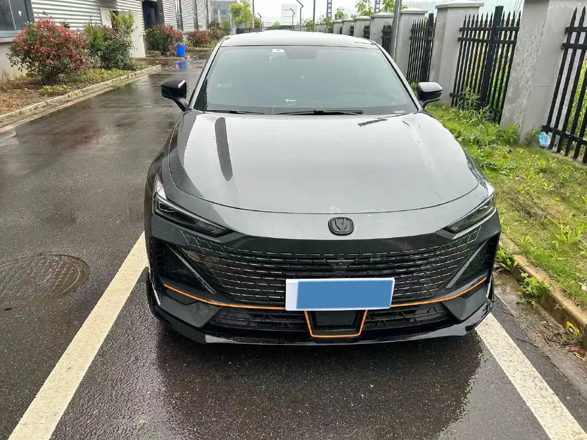 2022 ChangAn UNI-V 1.5T 188HP L4 7DCT,autocango,china used car exporter,china ev exporter,chinese used car exporter,chinese used ev exporter
