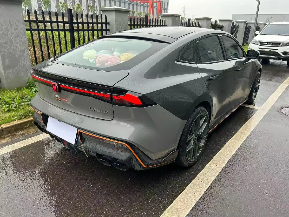 2022 ChangAn UNI-V 1.5T 188HP L4 7DCT,autocango,china used car exporter,china ev exporter,chinese used car exporter,chinese used ev exporter