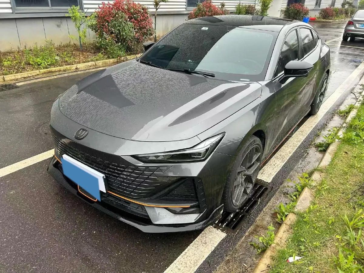 2022 ChangAn UNI-V 1.5T 188HP L4 7DCT,autocango,china used car exporter,china ev exporter,chinese used car exporter,chinese used ev exporter