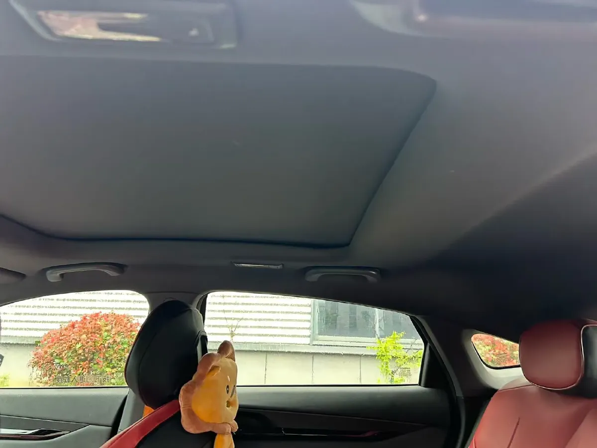 2022 ChangAn UNI-V 1.5T 188HP L4 7DCT,autocango,china used car exporter,china ev exporter,chinese used car exporter,chinese used ev exporter