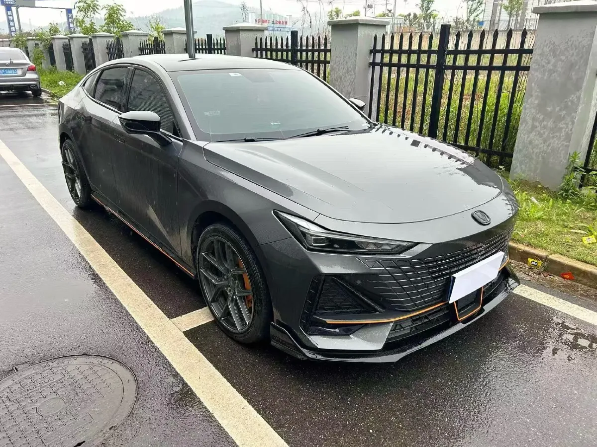 2022 ChangAn UNI-V 1.5T 188HP L4 7DCT,autocango,china used car exporter,china ev exporter,chinese used car exporter,chinese used ev exporter