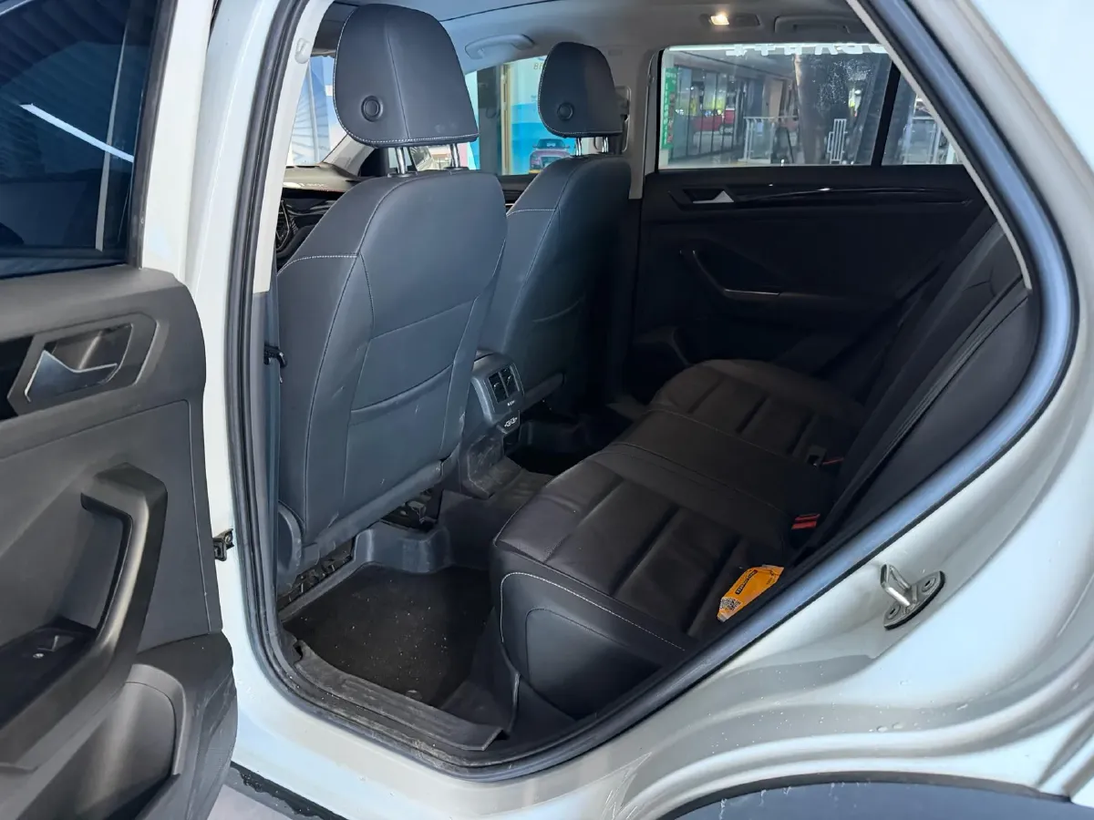 2022 Volkswagen T-Roc 1.4T 150HP L4 7DCT,autocango,china used car exporter,china ev exporter,chinese used car exporter,chinese used ev exporter