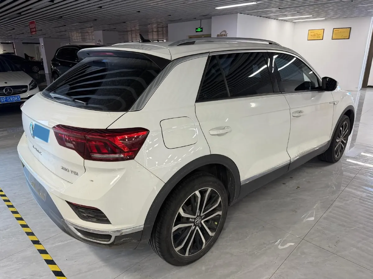 2022 Volkswagen T-Roc 1.4T 150HP L4 7DCT,autocango,china used car exporter,china ev exporter,chinese used car exporter,chinese used ev exporter
