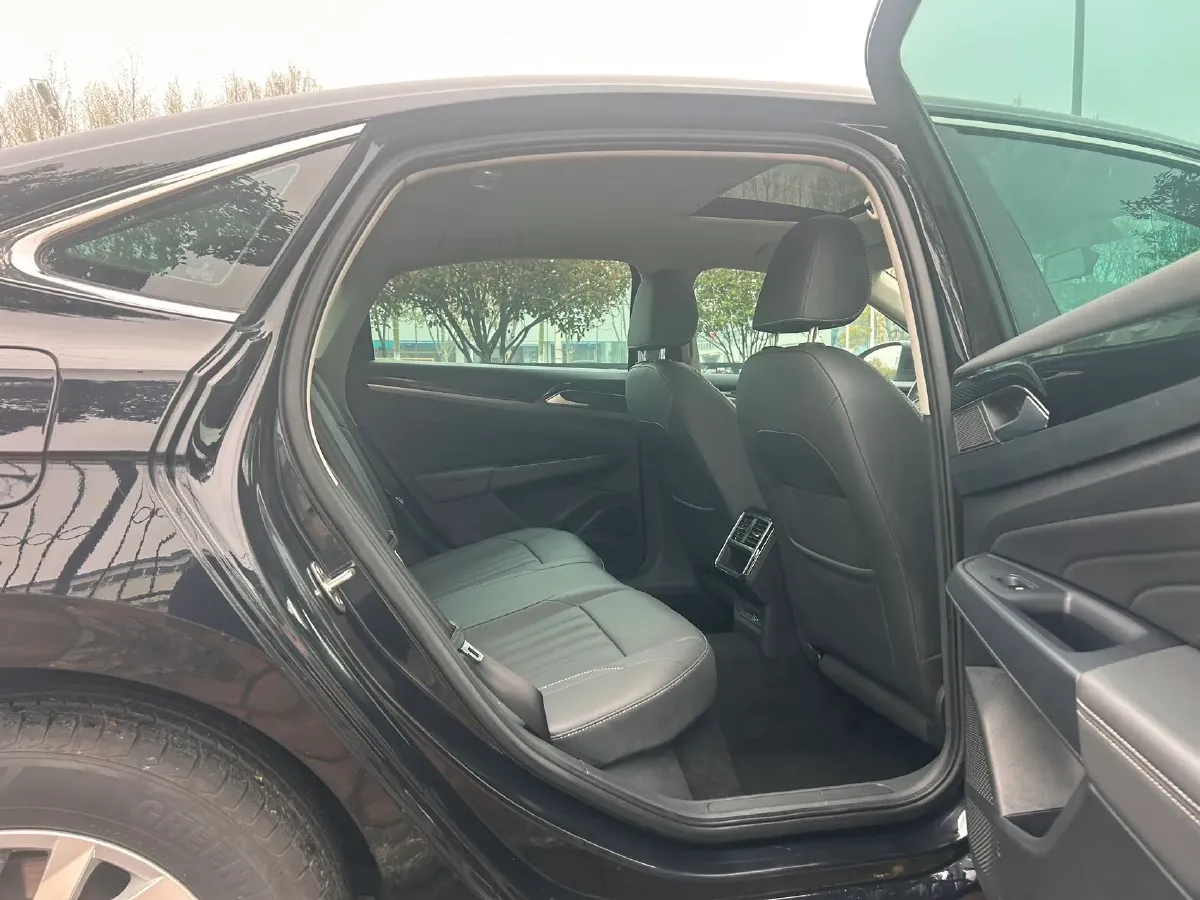 2023 Volkswagen Passat 1.4T 150HP L4 7DCT,autocango,china used car exporter,china ev exporter,chinese used car exporter,chinese used ev exporter