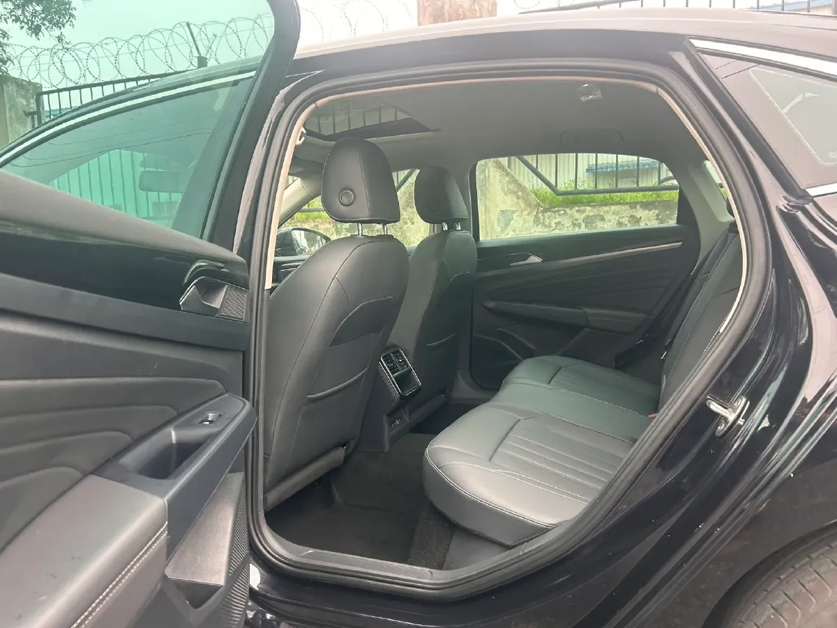 2023 Volkswagen Passat 1.4T 150HP L4 7DCT,autocango,china used car exporter,china ev exporter,chinese used car exporter,chinese used ev exporter