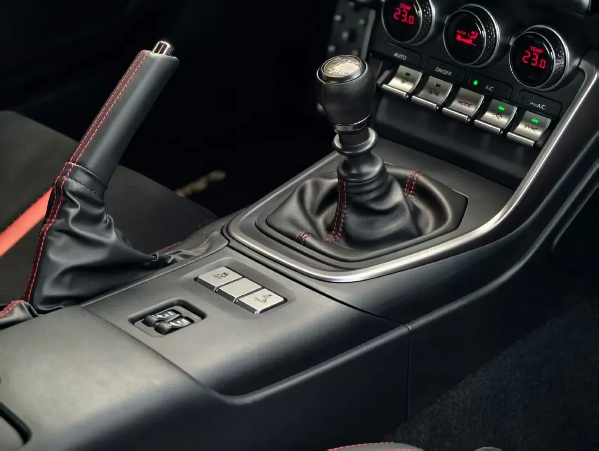 2022 Subaru BRZ 2.4L 234HP H4 6MT,autocango,china used car exporter,china ev exporter,chinese used car exporter,chinese used ev exporter