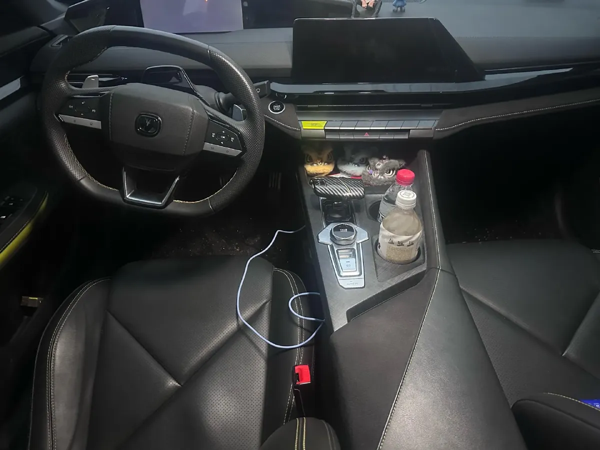 2022 ChangAn UNI-V 1.5T 188HP L4 7DCT,autocango,china used car exporter,china ev exporter,chinese used car exporter,chinese used ev exporter