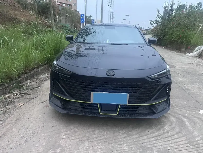 2022 ChangAn UNI-V 1.5T 188HP L4 7DCT,autocango,china used car exporter,china ev exporter,chinese used car exporter,chinese used ev exporter