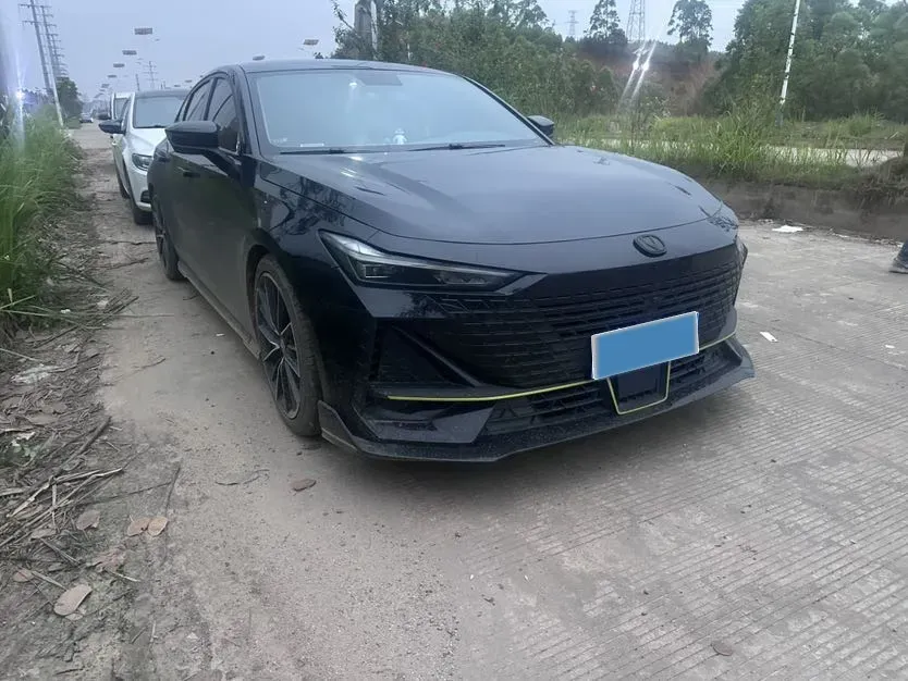 2022 ChangAn UNI-V 1.5T 188HP L4 7DCT,autocango,china used car exporter,china ev exporter,chinese used car exporter,chinese used ev exporter