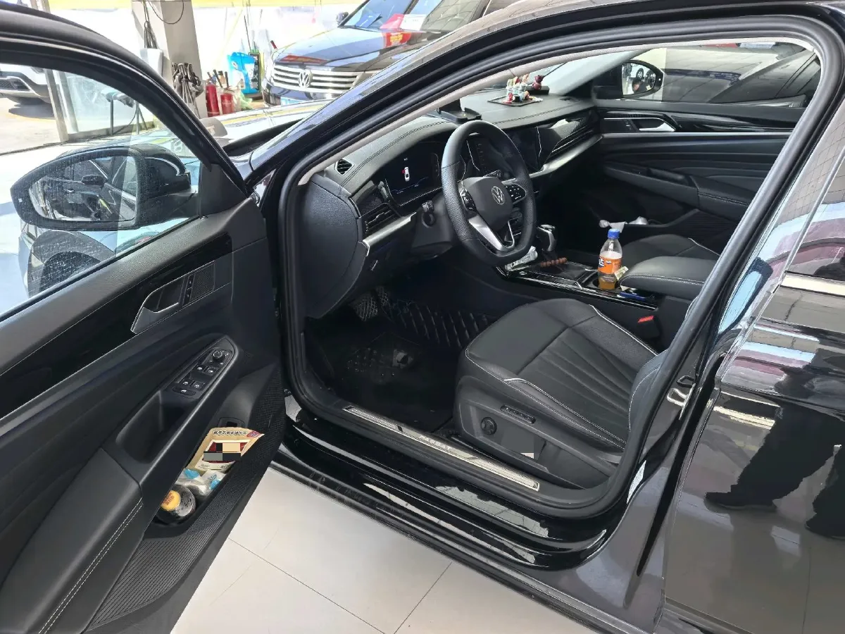 2024 Volkswagen Passat 2.0T 220HP L4 7DCT,autocango,china used car exporter,china ev exporter,chinese used car exporter,chinese used ev exporter