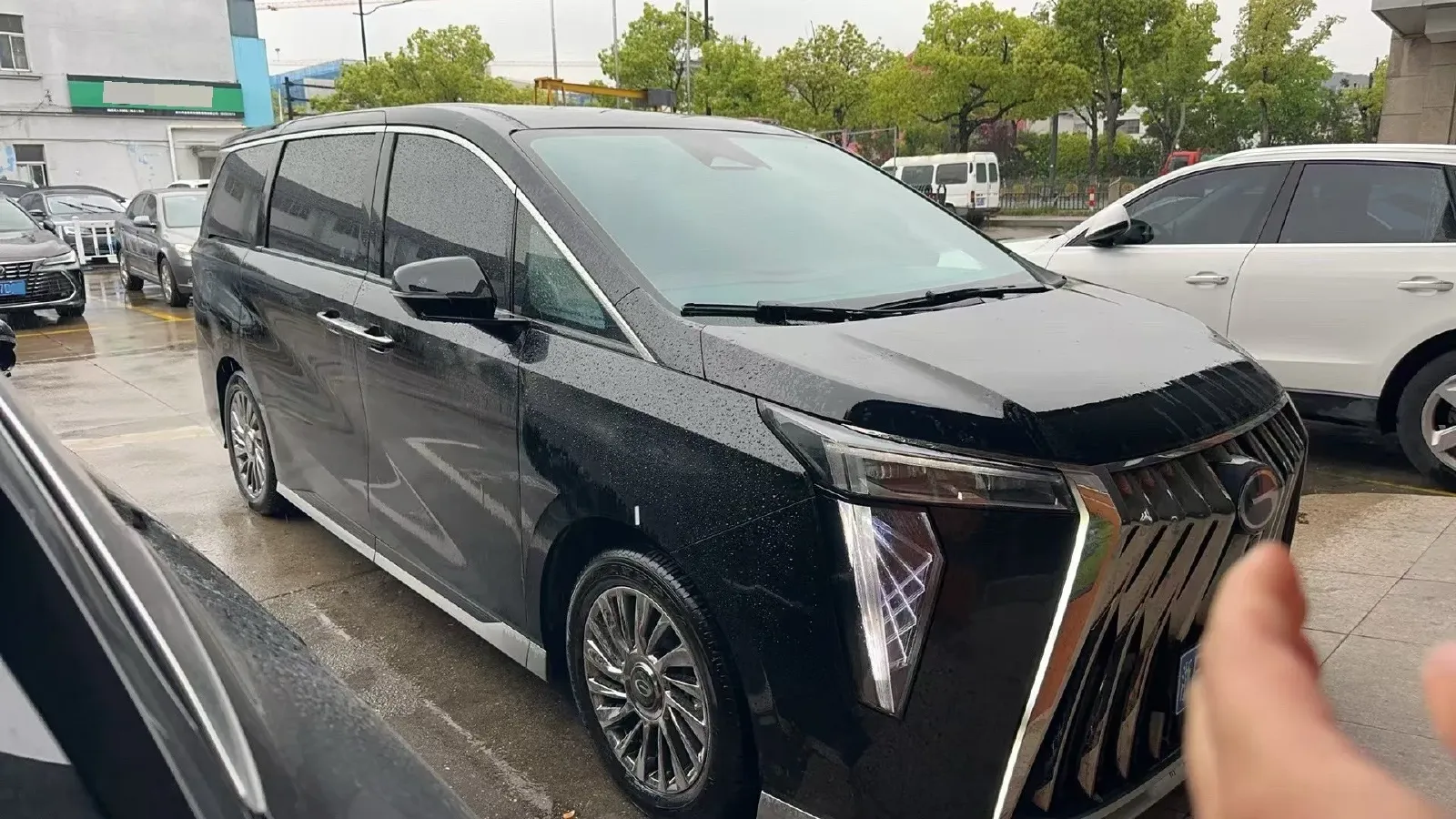 2023 GAC Trumpchi M8 2.0T 190HP L4 E-CVT Hybrid,autocango,china used car exporter,china ev exporter,chinese used car exporter,chinese used ev exporter