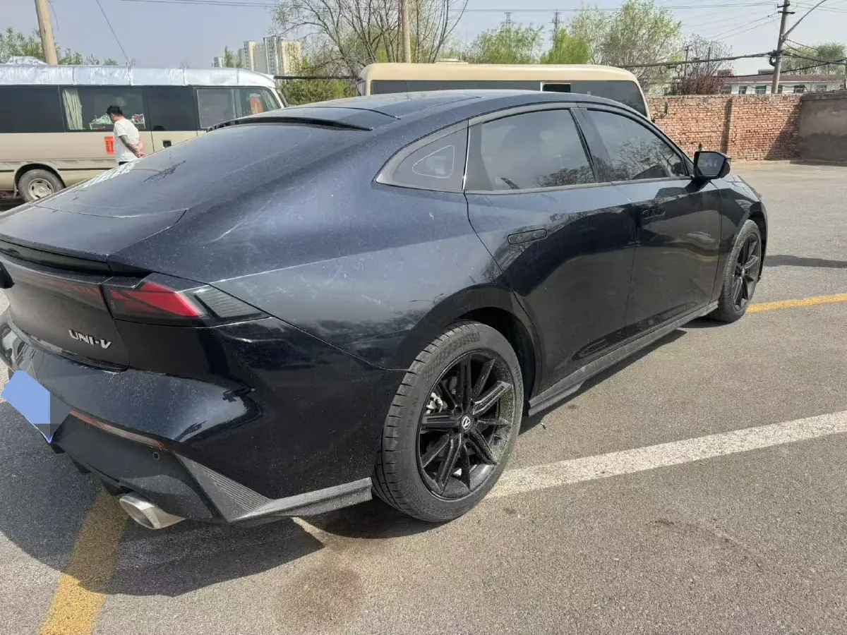 2023 ChangAn UNI-V 1.5T 188HP L4 7DCT,autocango,china used car exporter,china ev exporter,chinese used car exporter,chinese used ev exporter